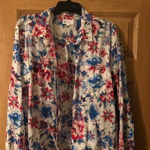 Gap boyfriend cut button up shirt